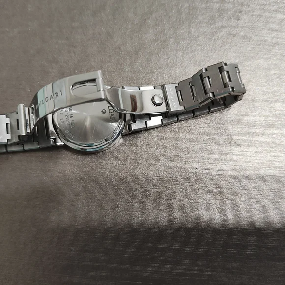 Elegant Bulgari Zero Women's watch with a sleek Black Dial. 100% Original! - Picture 4 of 15